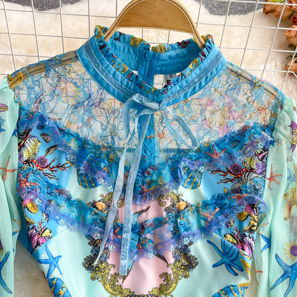 Modern női ruha színes kék mintával