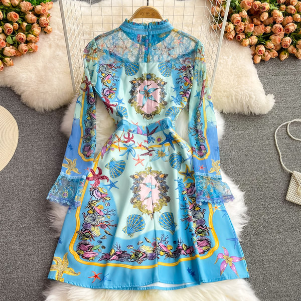 Modern női ruha színes kék mintával