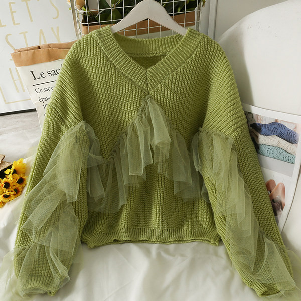 Női pulóver spitz nyakkivágással és hosszú ujjal