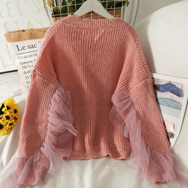 Női pulóver spitz nyakkivágással és hosszú ujjal