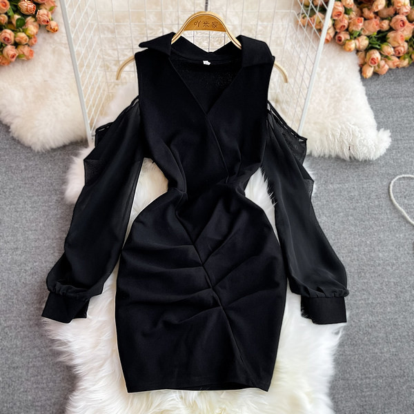 Modern női ruha csupasz vállakkal és spitz nyakkivágással