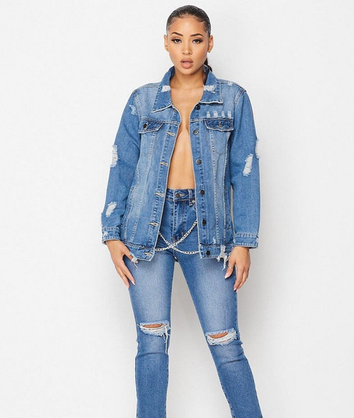 Stiilne metallist elementidega naiste teksajakk