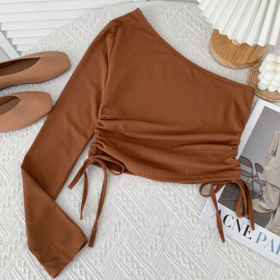 Lühike naiste ühe varrukaga pluus