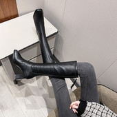 Modern női magas sarkú csizma tiszta modell