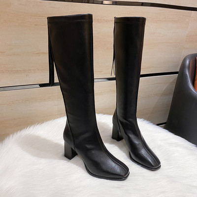 Modern női magas sarkú csizma tiszta modell