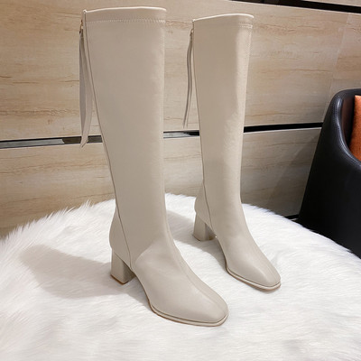 Modern női magas sarkú csizma tiszta modell