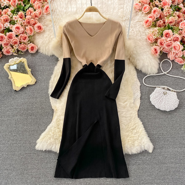 Női hosszú ruha hasított és spitz nyakkivágással