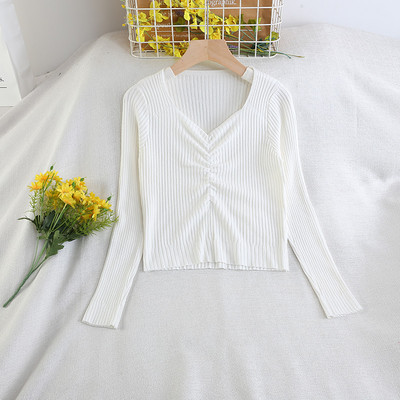 Lezser blúz hosszú ujjal és spitz nyakkivágással