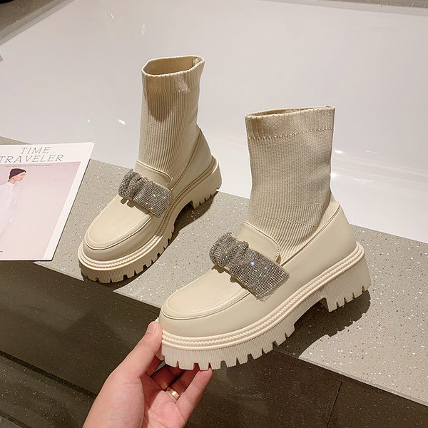 Női zoknis csizma díszkövekkel