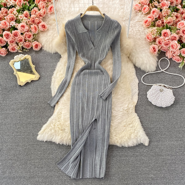 Moodne naiste liibuv kleit lõhiku ja spitsikaelusega