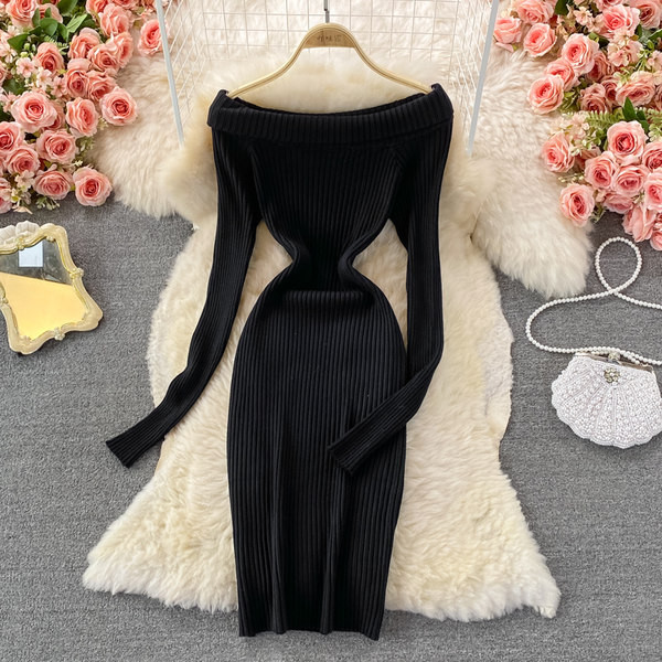 Modern női ruha csupasz váll és hosszú ujjú