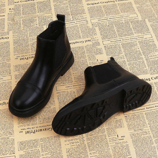 Sima, lapos talpú női csizma modell