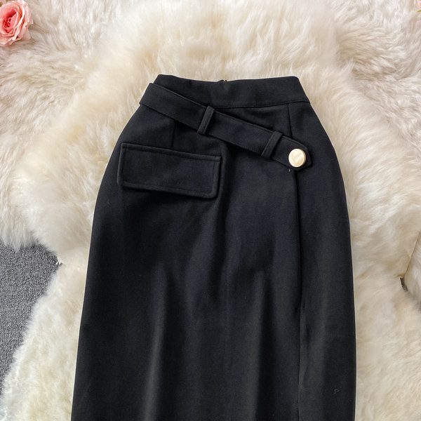 Modern női szoknya hasított, magas derékkal - fekete színű