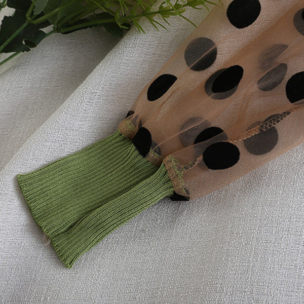 Pöttyös, hosszú ujjú női blúz