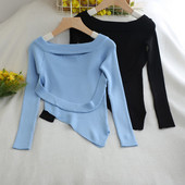 Aszimmetrikus, hosszú ujjú női blúz