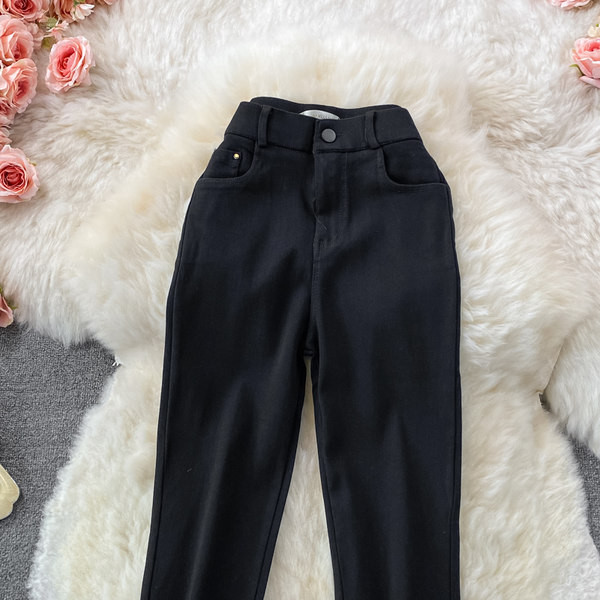 Női magas derekú farmer és rojt - fekete színű