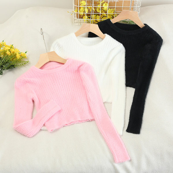 Női blúz ovális nyakkivágással, négy színben