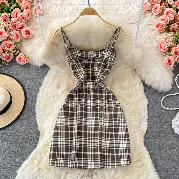 Ženska moderna kratka haljina na tanke naramenice