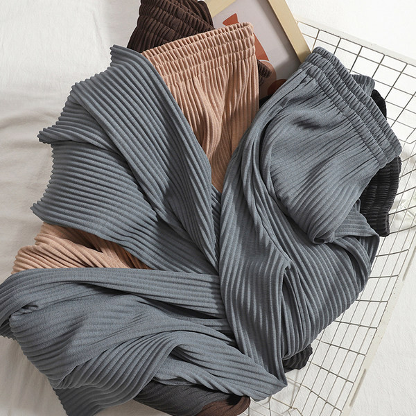 Plisseeritud püksid elastse vöökohaga