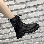 Őszi-téli csizma fűzővel és durva talppal nőknek