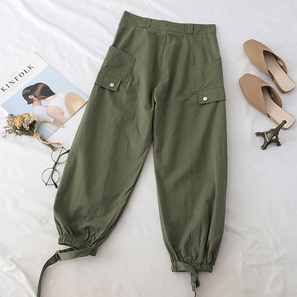 Alkalmi nadrág gumírozással és zsebekkel