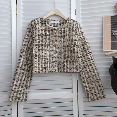 Ruuduline naiste nööpidega tviidmantel