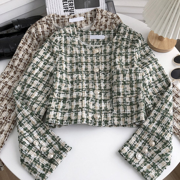 Ruuduline naiste nööpidega tviidmantel