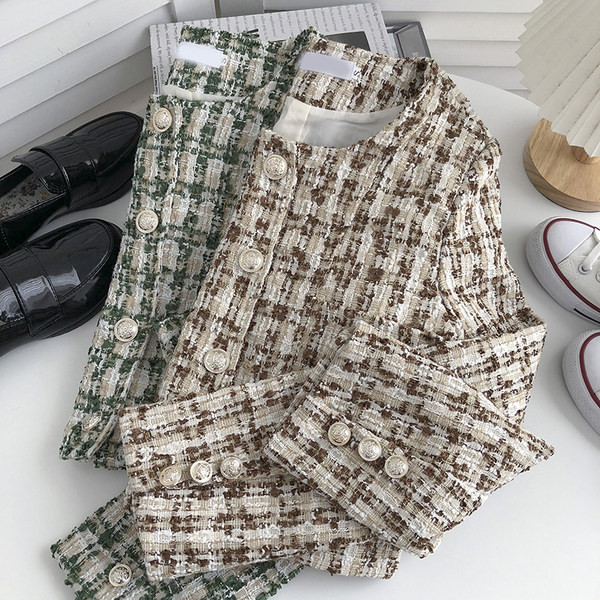 Ruuduline naiste nööpidega tviidmantel