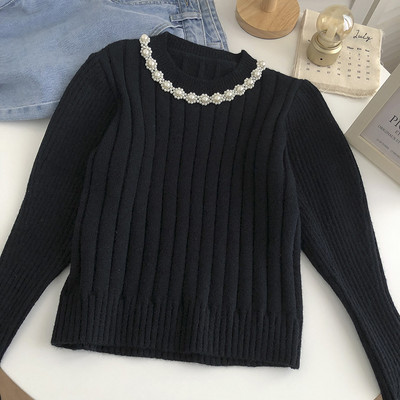 Női pulóver gyöngypánttal