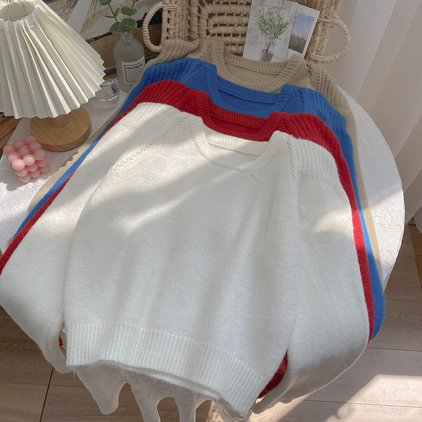 Sima modell női pulóver ovális nyakkivágással