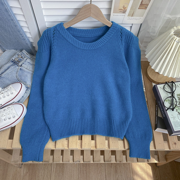 Sima modell női pulóver ovális nyakkivágással