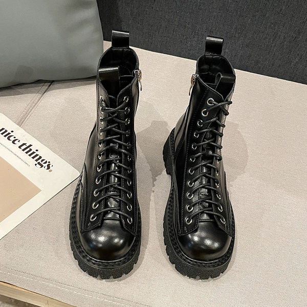 Elegantne ženske čizme s vezicama i grubim potplatom