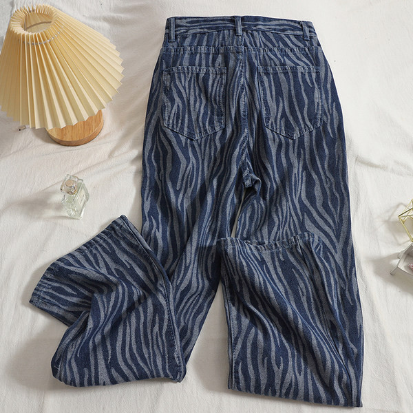 Novi model traperica s visokim strukom i kopčanjem