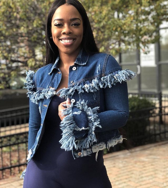 Kaasaegne naiste narmaste ja pikkade varrukatega teksajakk