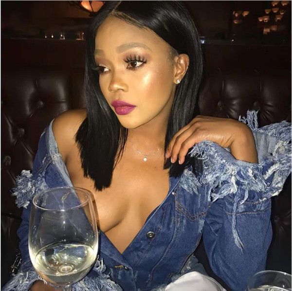 Kaasaegne naiste narmaste ja pikkade varrukatega teksajakk