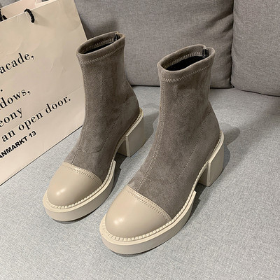 Női csizma szögletes sarkú lekerekített modellel