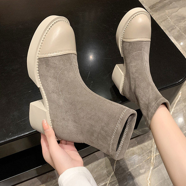 Női csizma szögletes sarkú lekerekített modellel