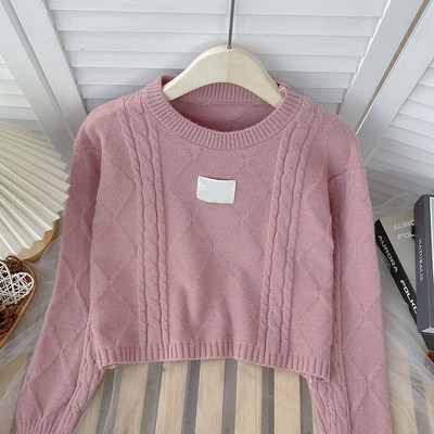 Ženski pulover s ovalnim izrezom - jednobojni model