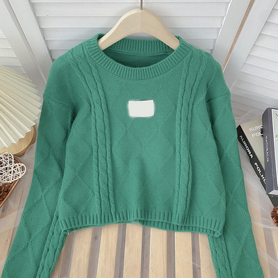 Ženski pulover s ovalnim izrezom - jednobojni model