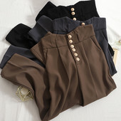 Modern női nadrág gombokkal, magas derékkal