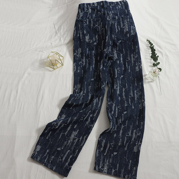 Modern, zsebes és magas derékú farmer - nőknek