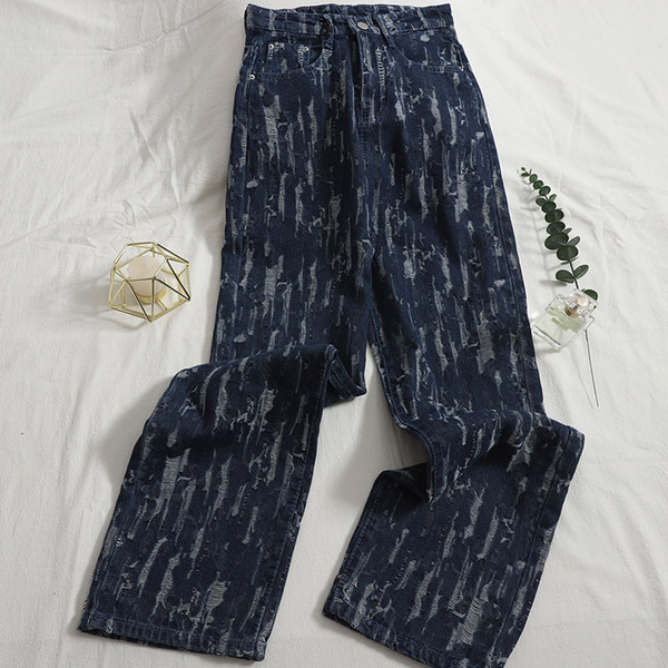 Modern, zsebes és magas derékú farmer - nőknek