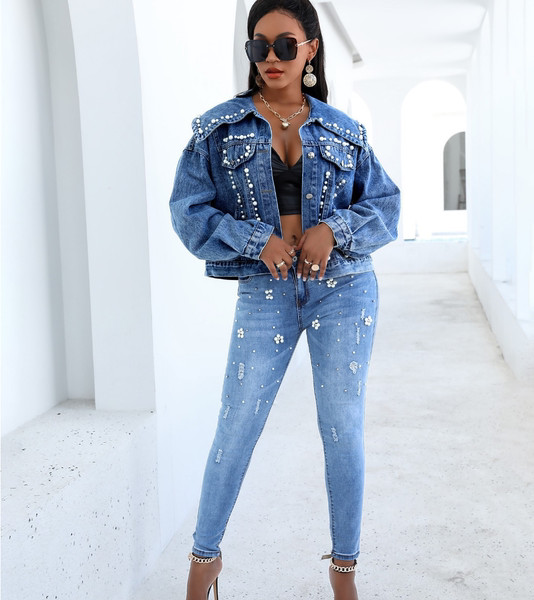 Praegune naiste lühike dekoratiivpärlitega teksajakk