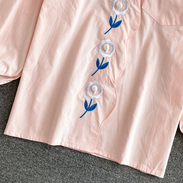 Női alkalmi ing zsebbel és hímzéssel