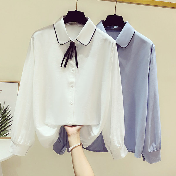 Moodne naiste särk klassikalise krae ja paelaga