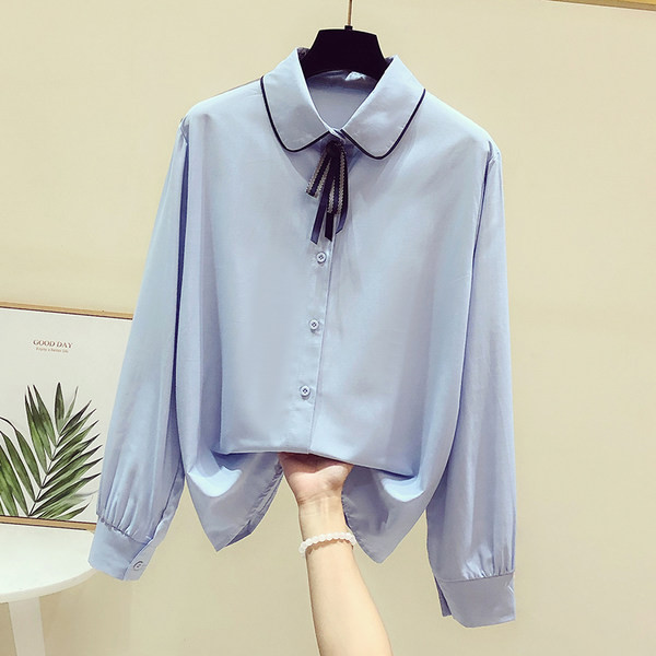 Moodne naiste särk klassikalise krae ja paelaga