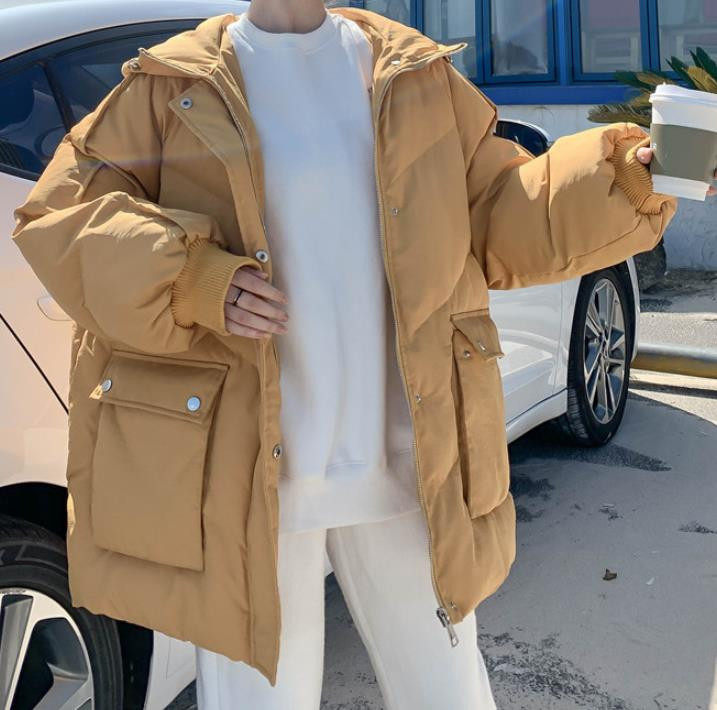 Modern női hosszú modell kabát zsebekkel és gombokkal