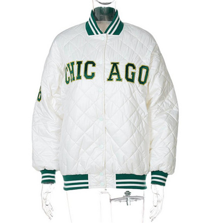 Stílusos női kabát széles modell felirattal