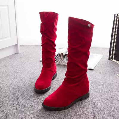 Eco velúrból készült alkalmi női csizma, lapos talppal