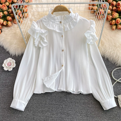 Kolmes värvitoonis lokkide ja nööpidega naiste särk